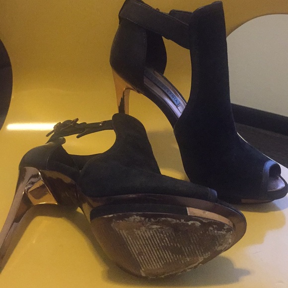 BCBG suede open toe bootie - Picture 3 of 3